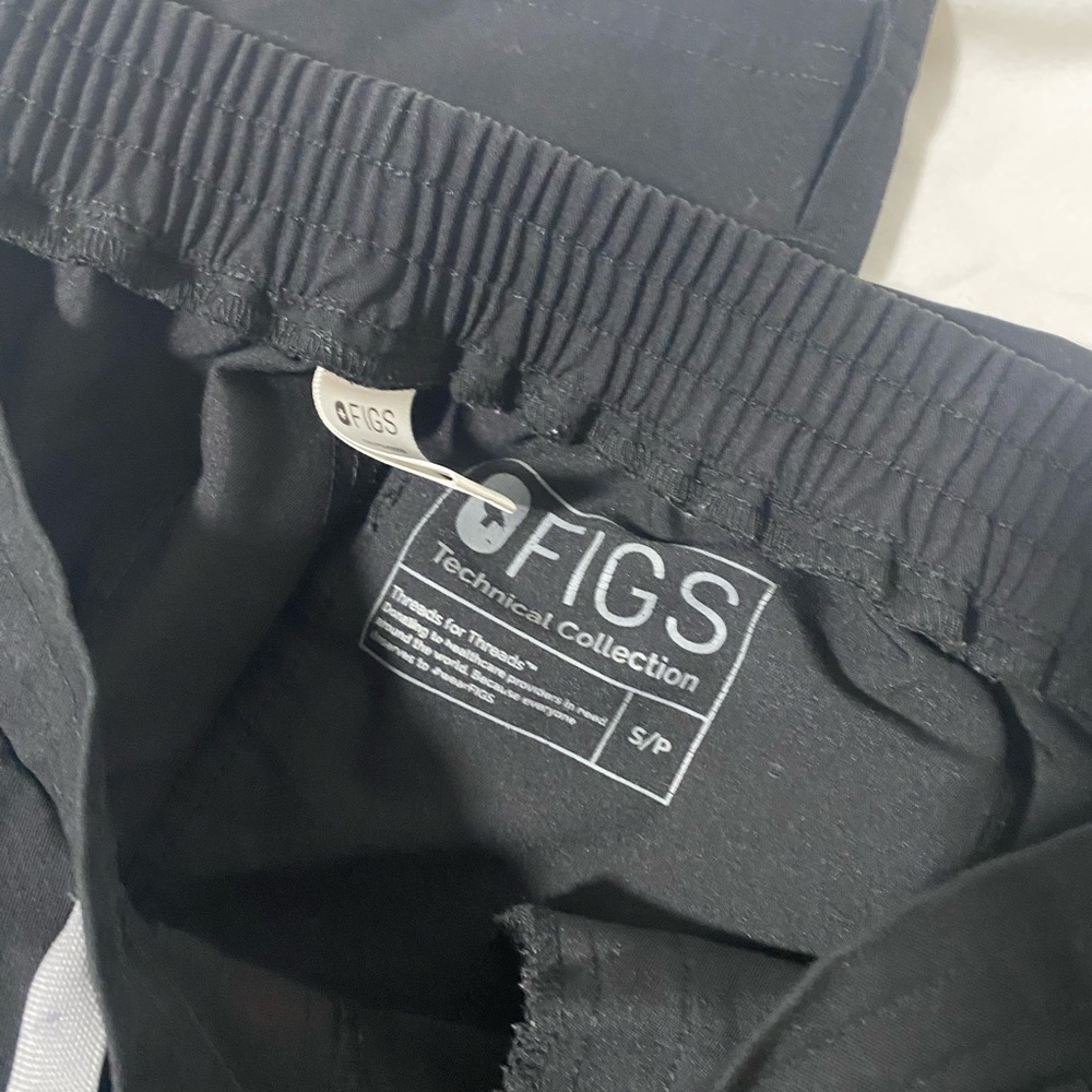 Figs Sm. Straight leg pants